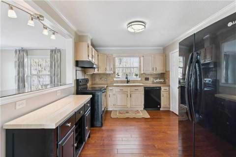 232 Georgia Street, St. Simons Island GA - photo 9 of 28