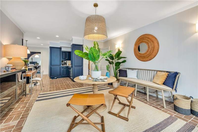 5 bedroom Single Family Residence at 114 E Tenth Street, Sea Island Cottages, Sea Island — photo 5