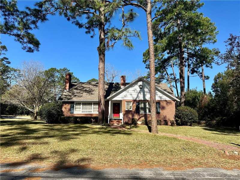 3 bedroom Single Family Residence at 1613 Camellia Drive, No Recorded Subdivision, Waycross — photo 1