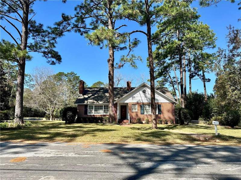 3 bedroom Single Family Residence at 1613 Camellia Drive, No Recorded Subdivision, Waycross — photo 2
