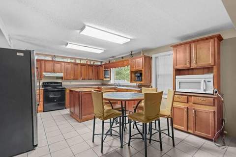 412 S Willow Street, Jesup GA - photo 7 of 37