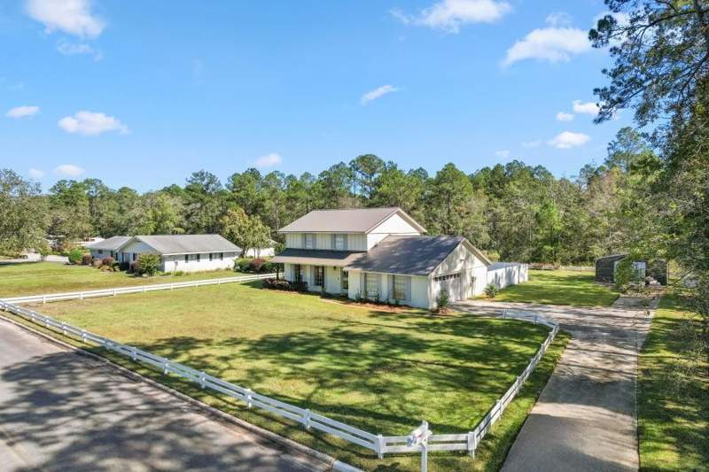 4 bedroom Single Family Residence at 168 Pierce Street, No Recorded Subdivision, Jesup — photo 3