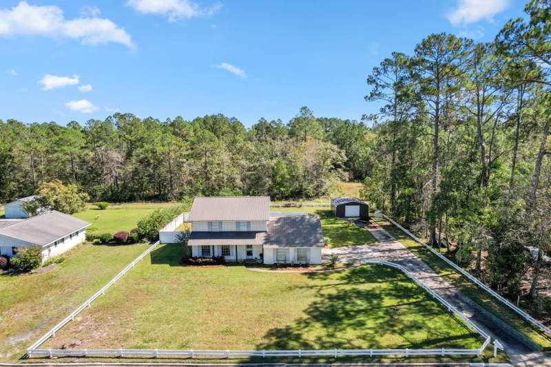 4 bedroom Single Family Residence at 168 Pierce Street, No Recorded Subdivision, Jesup — photo 4