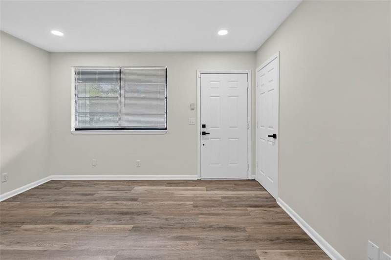 3 bedroom Single Family Residence at 101 Saxon Street, Beverly Shores, Brunswick — photo 4