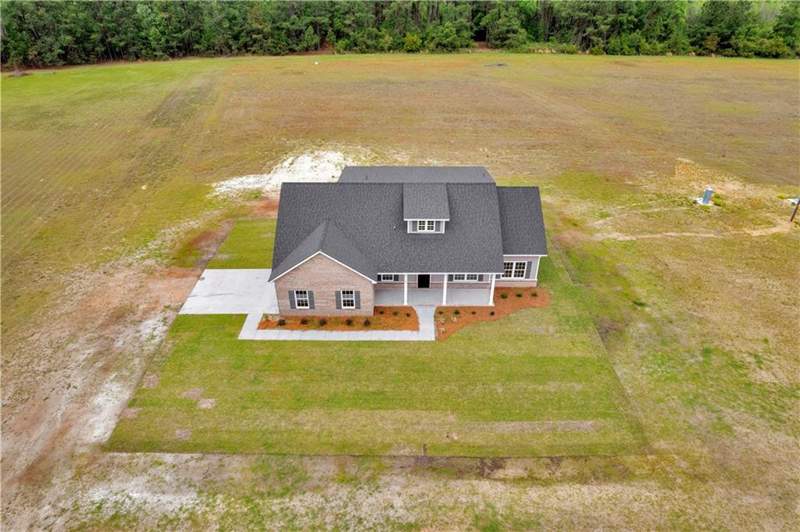 4 bedroom Single Family Residence at 769 NE S T Morris Road, No Recorded Subdivision, Ludowici — photo 4