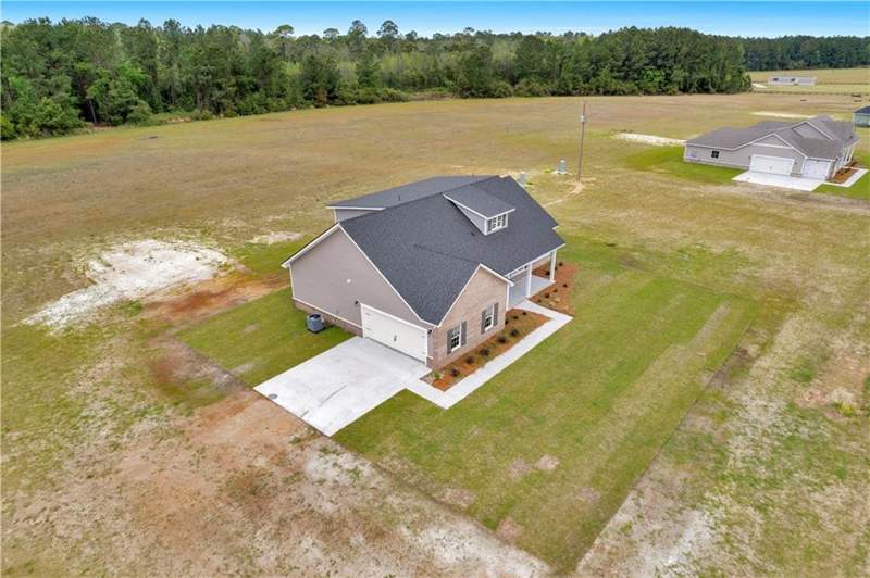 4 bedroom Single Family Residence at 769 NE S T Morris Road, No Recorded Subdivision, Ludowici — photo 5