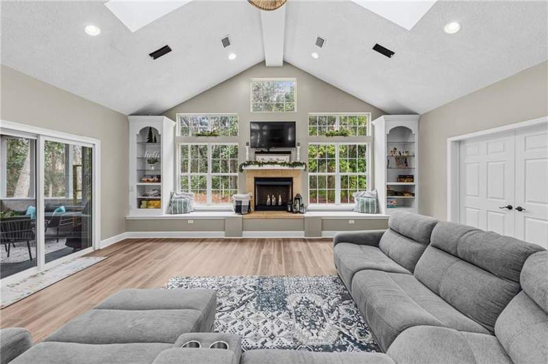 4 bedroom Single Family Residence at 811 W Riverview Drive, Riverview, St. Marys — photo 3