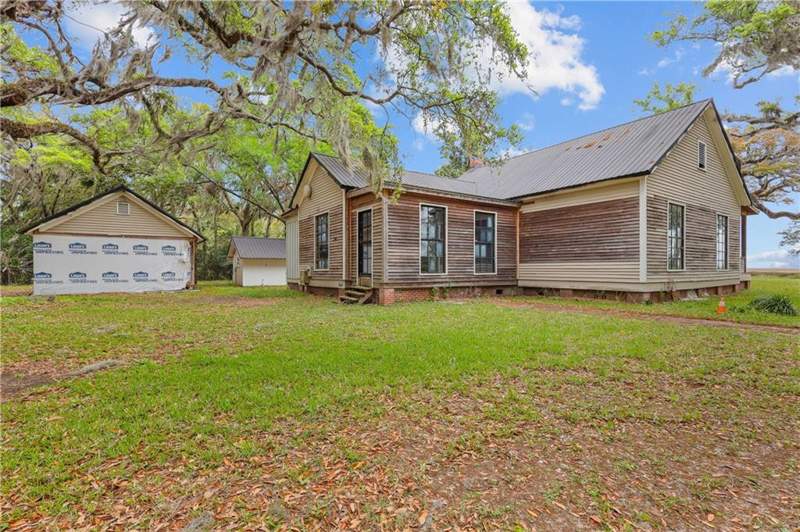 3 bedroom Single Family Residence at 55 Cedar Point Road, No Recorded Subdivision, Brunswick — photo 3