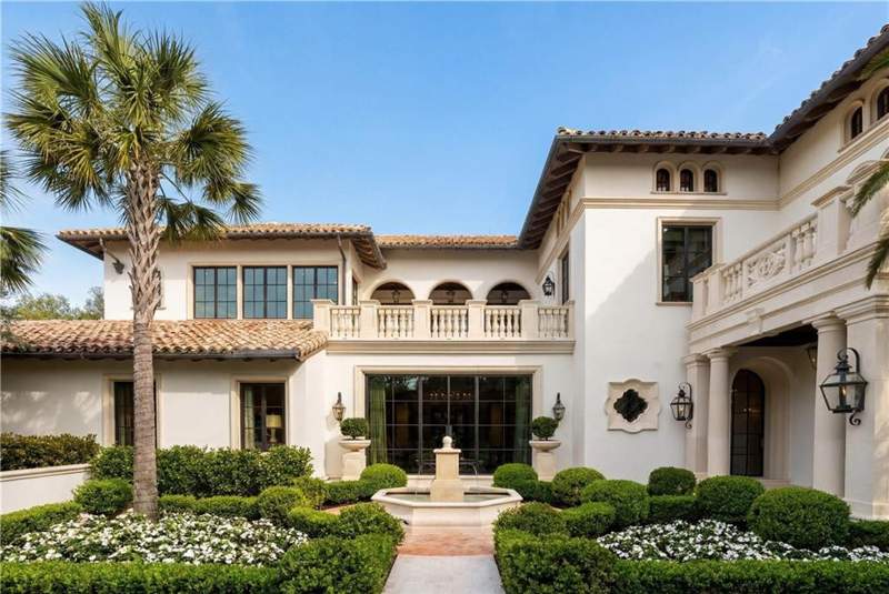 5 bedroom Single Family Residence at 106 E 18th Street, Sea Island Cottages, Sea Island — photo 2