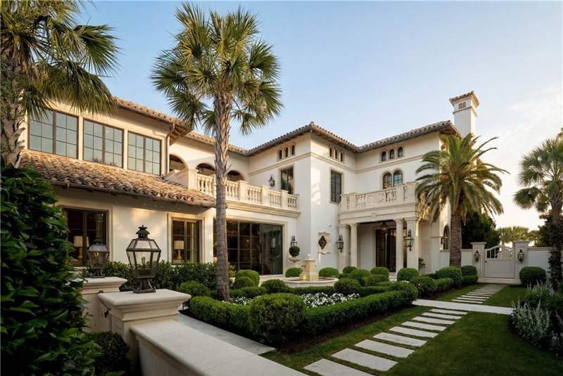 5 bedroom Single Family Residence at 106 E 18th Street, Sea Island Cottages, Sea Island — photo 3
