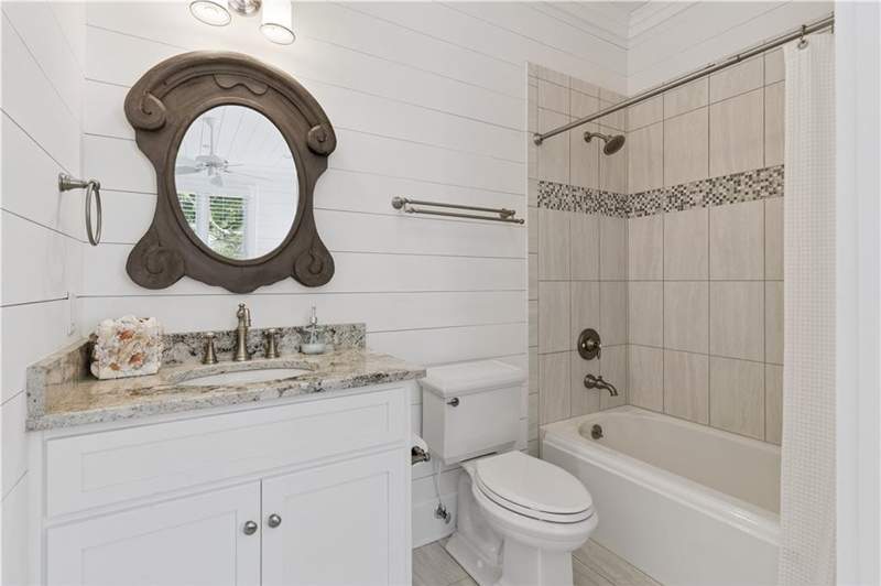 5 bedroom Single Family Residence at 4316 5th Street, East Beach, St. Simons Island — photo 5