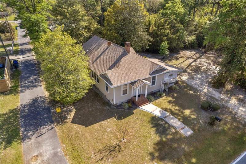 3 bedroom Single Family Residence at 661 E Plum Street, No Recorded Subdivision, Jesup — photo 2