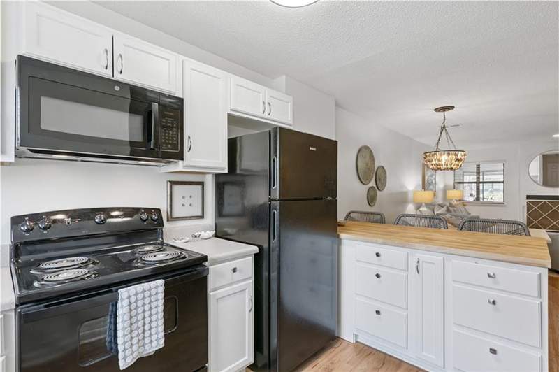 2 bedroom Condominium at 1498 Demere Road, Island Marshwoods Condos, St. Simons Island — photo 4