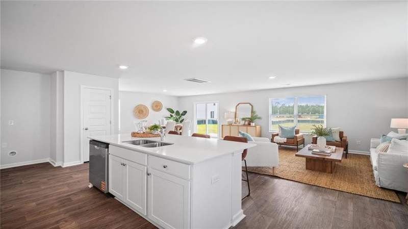 4 bedroom Single Family Residence at 1051 Lakes Boulevard, The Lakes at North Glynn, Brunswick — photo 3