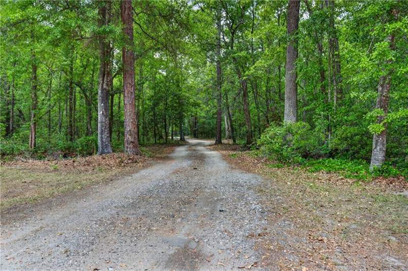 4 bedroom Single Family Residence at 34 NE Barrett Cemetery Road, No Recorded Subdivision, Ludowici — photo 3