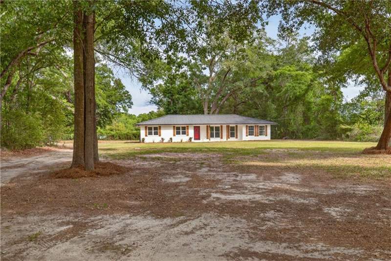4 bedroom Single Family Residence at 569 Revis Blocker Road, No Recorded Subdivision, Ludowici — photo 4