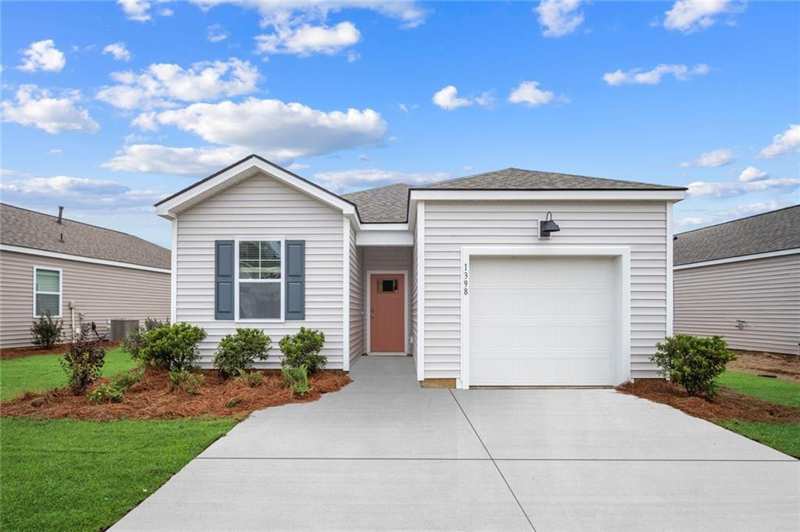 3 bedroom Single Family Residence at 1068 Lakes Boulevard, The Lakes at North Glynn, Brunswick — photo 1