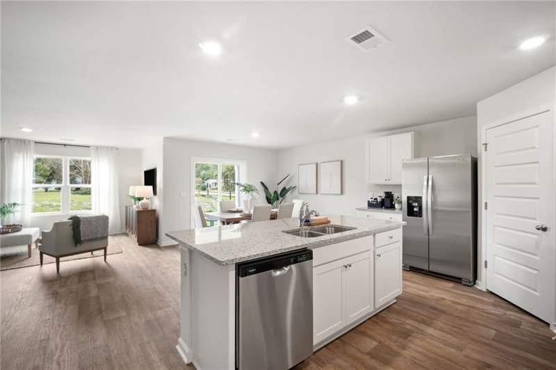 4 bedroom Single Family Residence at 1085 Lakes Boulevard, The Lakes at North Glynn, Brunswick — photo 2