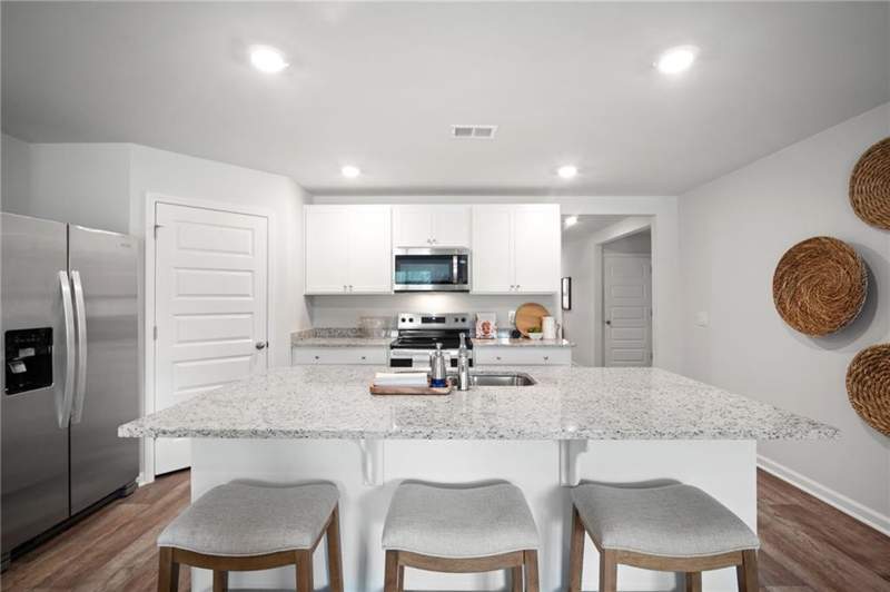 4 bedroom Single Family Residence at 1085 Lakes Boulevard, The Lakes at North Glynn, Brunswick — photo 5