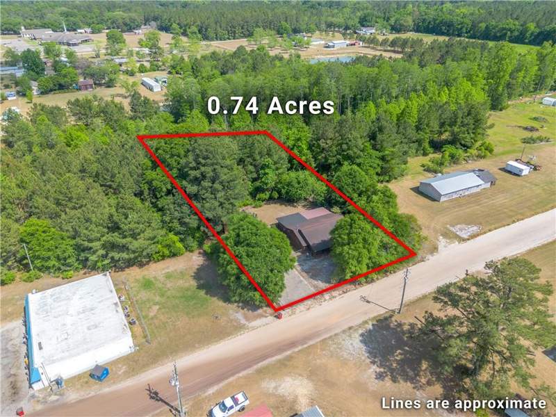 3 bedroom Single Family Residence at 43 Dixie Lane, No Recorded Subdivision, Waycross — photo 3