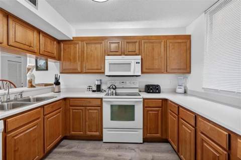 201 Neptune Road, St. Simons Island GA - photo 7 of 28