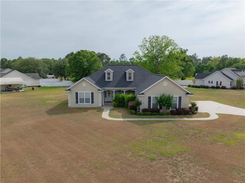 4 bedroom Single Family Residence at 6306 Sun Dell Circle, No Recorded Subdivision, Blackshear — photo 4