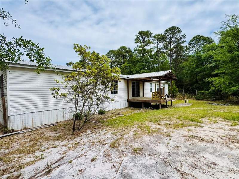 4 bedroom Mobile Home at 5062 Lampadoshia Road, No Recorded Subdivision, Waverly — photo 3