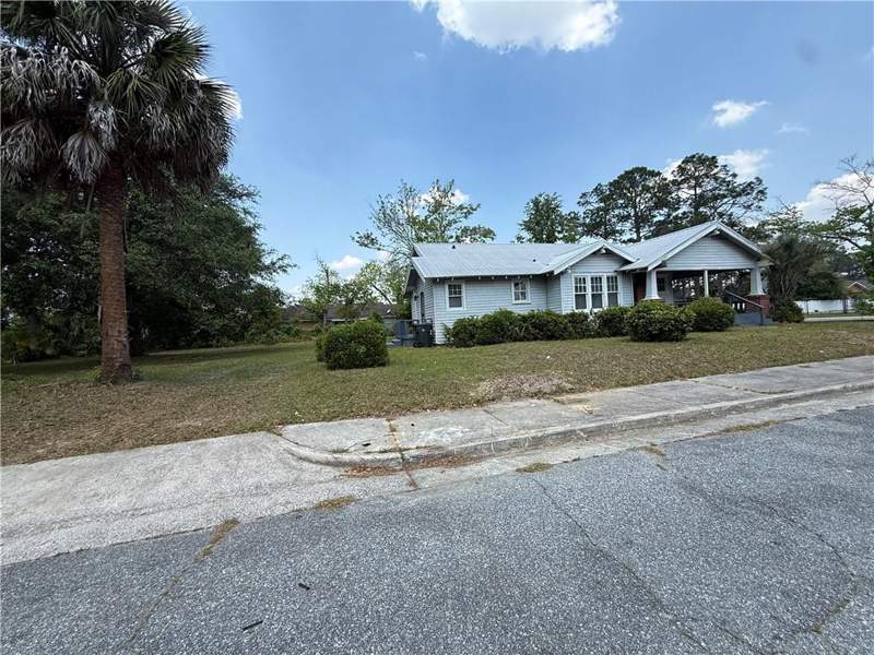 3 bedroom Single Family Residence at 713 Quaterman Street, No Recorded Subdivision, Waycross — photo 2