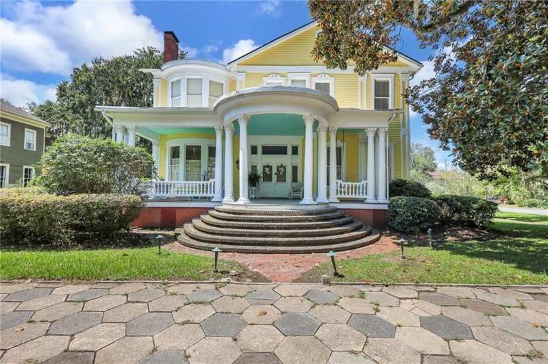 4 bedroom Single Family Residence at 827 Union Street, Old Town, Brunswick — photo 1
