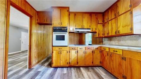 402 Pineview Drive, Waycross GA - photo 7 of 24