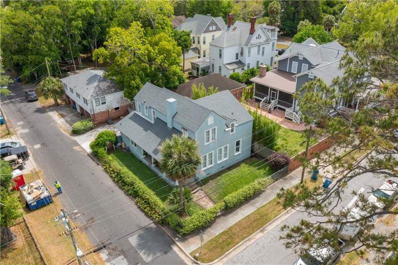 4 bedroom Single Family Residence at 708 London Street, Old Town, Brunswick — photo 2