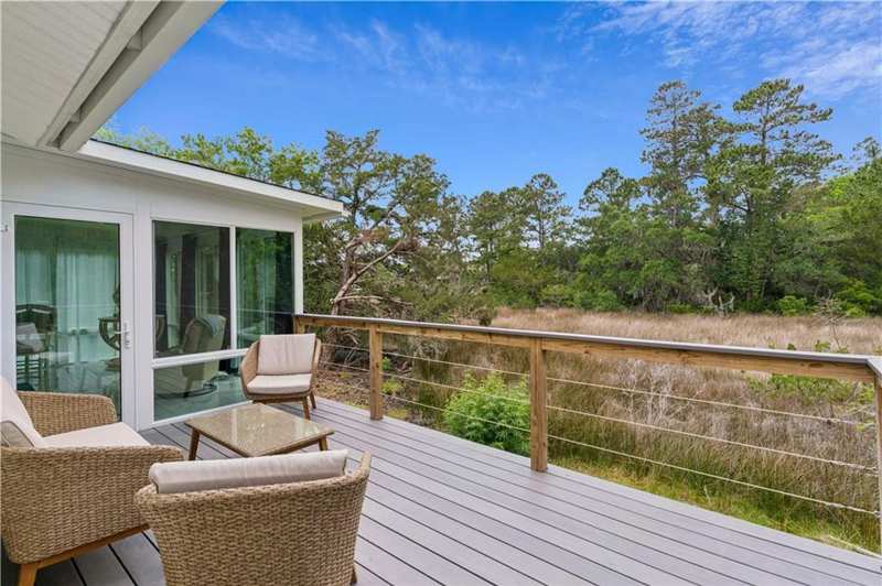 3 bedroom Single Family Residence at 102 Sunbury Court, Sunbury Court, St. Simons Island — photo 1