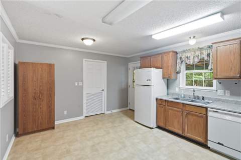 131 Harvey Road, Brunswick GA - photo 8 of 30