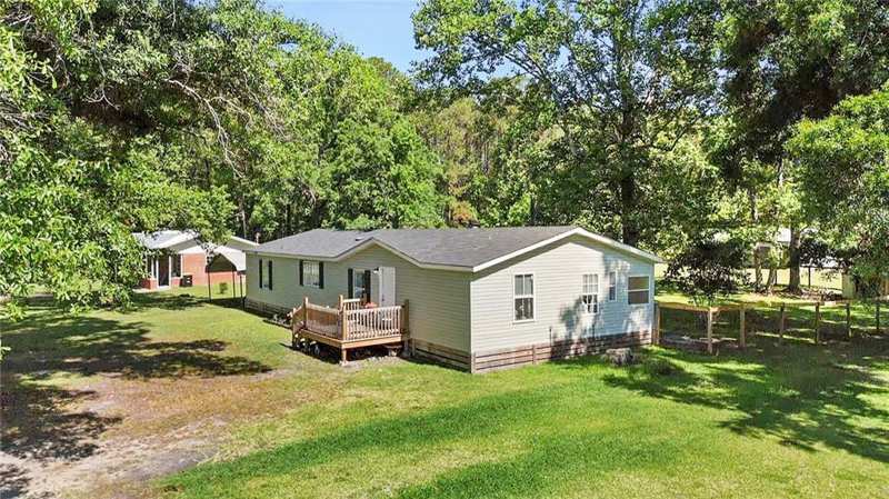 4 bedroom Mobile Home at 1067 NW Oak Street, No Recorded Subdivision, Townsend — photo 1
