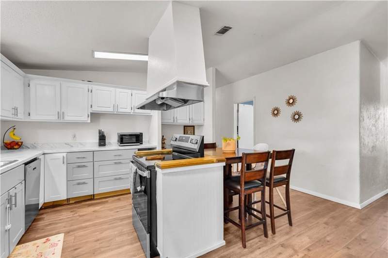 4 bedroom Mobile Home at 1067 NW Oak Street, No Recorded Subdivision, Townsend — photo 4