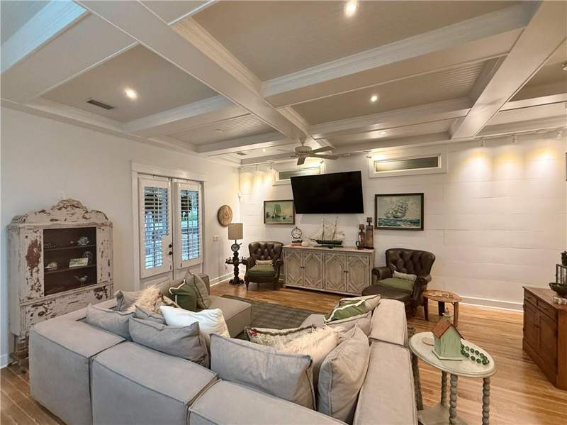 4 bedroom Single Family Residence at 1040 Demere Road, Ocean View Gardens, St. Simons Island — photo 3