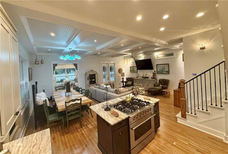 4 bedroom Single Family Residence at 1040 Demere Road, Ocean View Gardens, St. Simons Island — photo 5