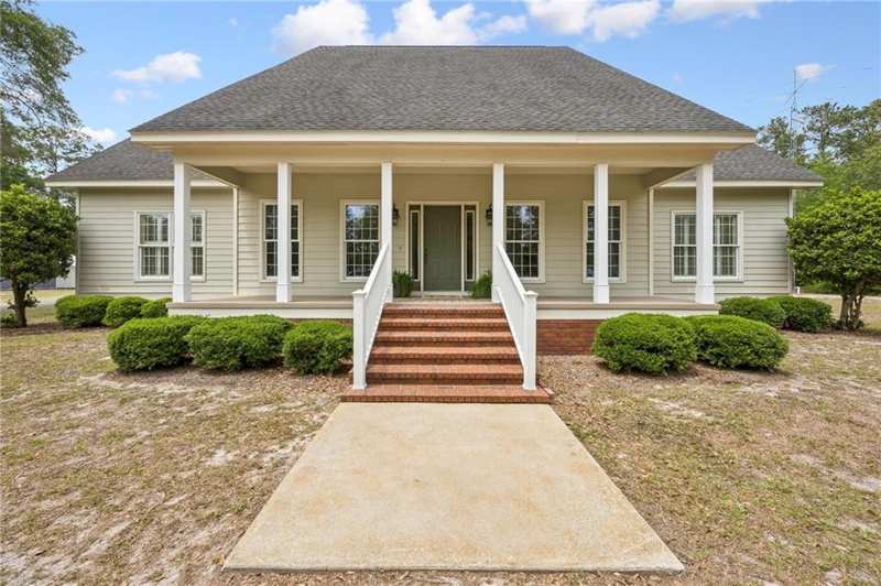 5 bedroom Single Family Residence at 315 Martin Street, No Recorded Subdivision, Folkston — photo 1
