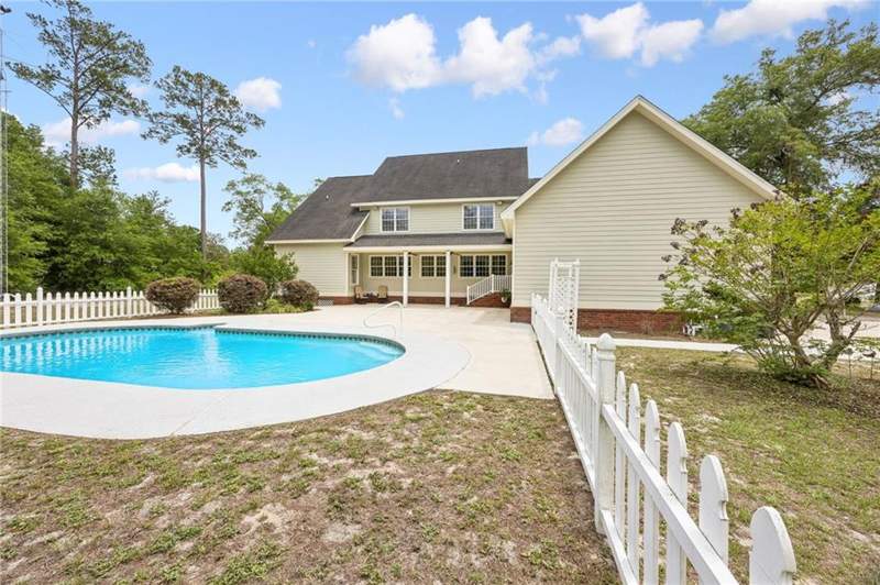 5 bedroom Single Family Residence at 315 Martin Street, No Recorded Subdivision, Folkston — photo 2