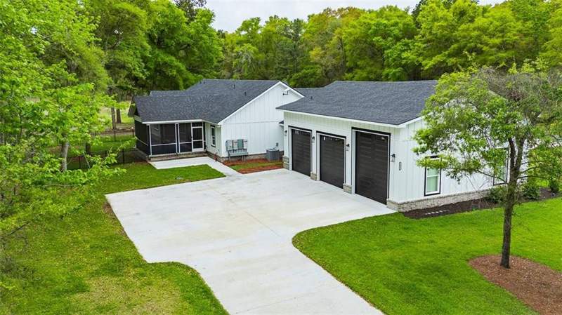 4 bedroom Single Family Residence at 1037 Lake Side Drive, Cooper's Point, Townsend — photo 2