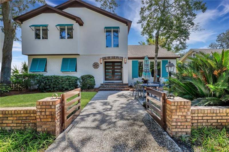 5 bedroom Single Family Residence at 1626 Bruce Drive, East Beach, St. Simons Island — photo 3