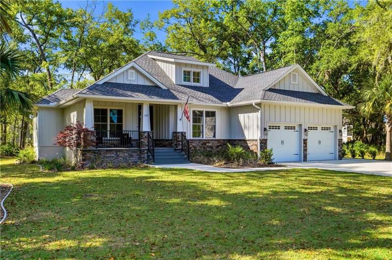 4 bedroom Single Family Residence at 134 St Andrews Glen, Sanctuary Cove, Waverly — photo 2