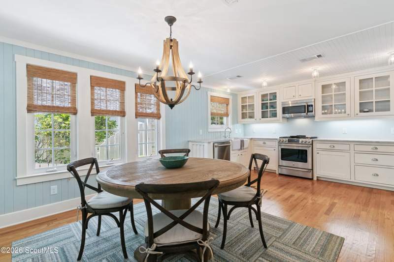 3 bedroom Single Family Residence at 4214 7th Street, East Beach, St. Simons Island — photo 2