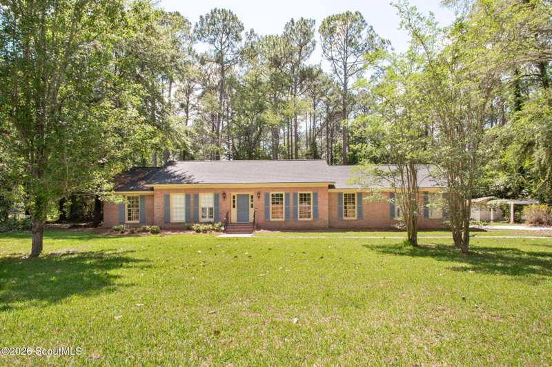 3 bedroom Single Family Residence at 1075 Wildwood Road, No Recorded Subdivision, Waycross — photo 1