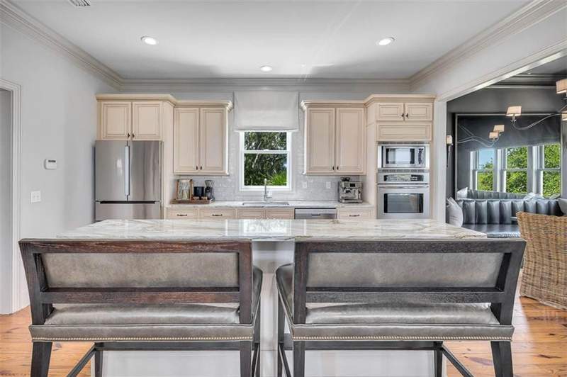 4 bedroom Single Family Residence at 295 Mcintosh Avenue, The Battery, St. Simons Island — photo 5