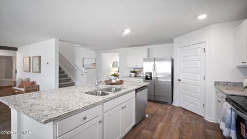 1081 Lakes Blvd Boulevard, Brunswick GA - photo 10 of 42