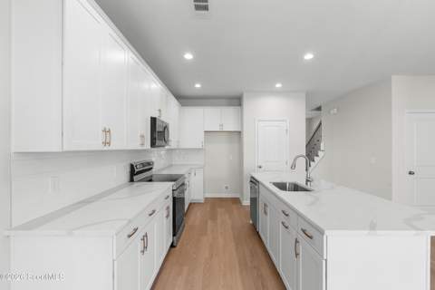 301 Acorn Drive, Brunswick GA - photo 6 of 22