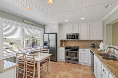1528 Ocean Boulevard, St. Simons Island GA - photo 7 of 37