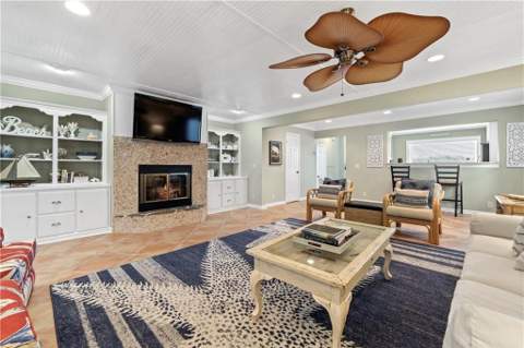 1528 Ocean Boulevard, St. Simons Island GA - photo 15 of 37