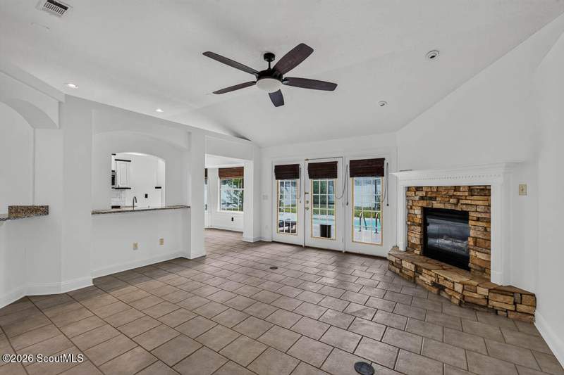 3 bedroom Single Family Residence at 200 Eagle Boulevard, Laurel Island-Brookshire, Kingsland — photo 3